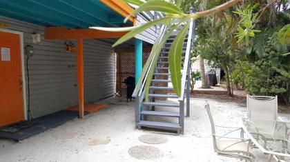 5583 Estero Blvd Iguana Mama's Beach House - image 5